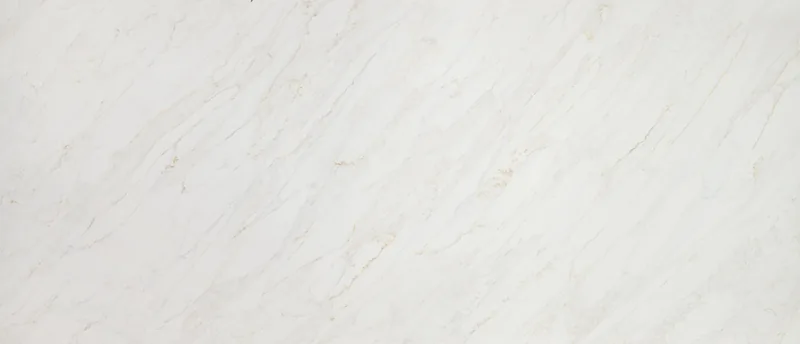 MSI Q Quartz Calacatta Premata quartz slab: warm white background with broad veins edged in gold