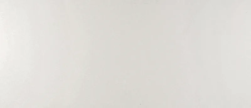 MSI Q Quartz Perla White quartz slab: soft white background with faint cool white veins